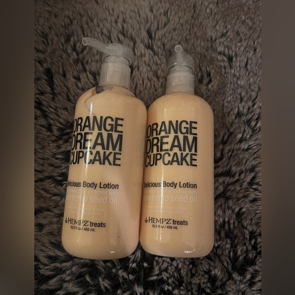 Hempz Treats ORANGE REAM CUPCAKE Body Lotion 16.5 Oz NEW...
